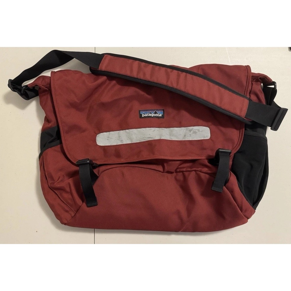 VTG Patagonia Critical Mass Messenger Bag Burgundy Red‎